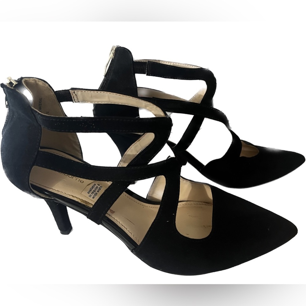 Clearance because of lack of room!!!!  High Heels in black suede. Liz Claiborne.